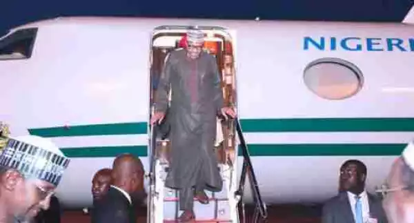 President Buhari Arrives Abuja After 10-Day London Vacation